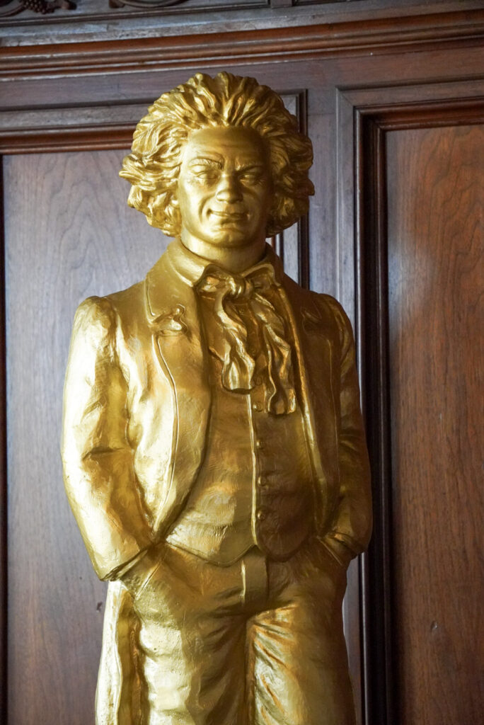 Bootsfahrt und Besuch des Drachenfelsens