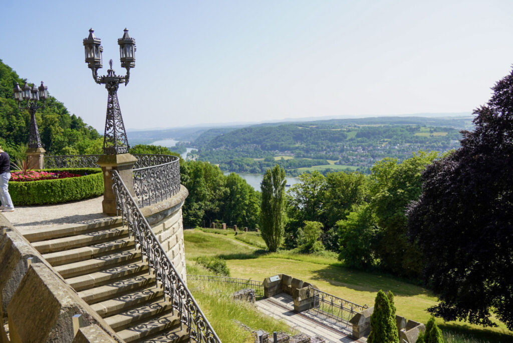 Bootsfahrt und Besuch des Drachenfelsens