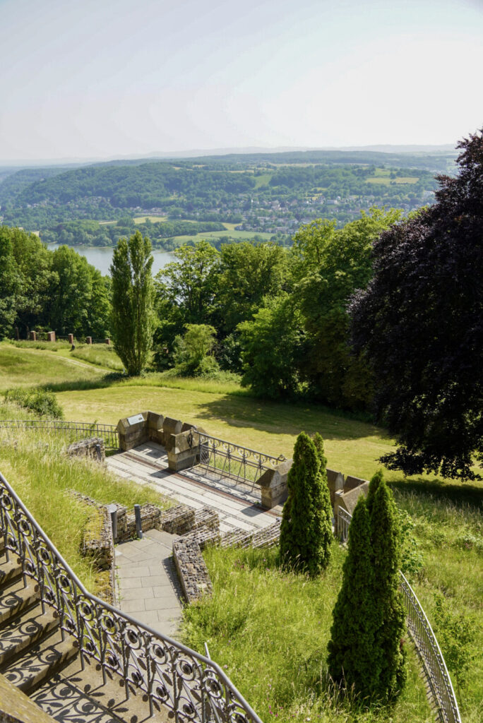 Bootsfahrt und Besuch des Drachenfelsens