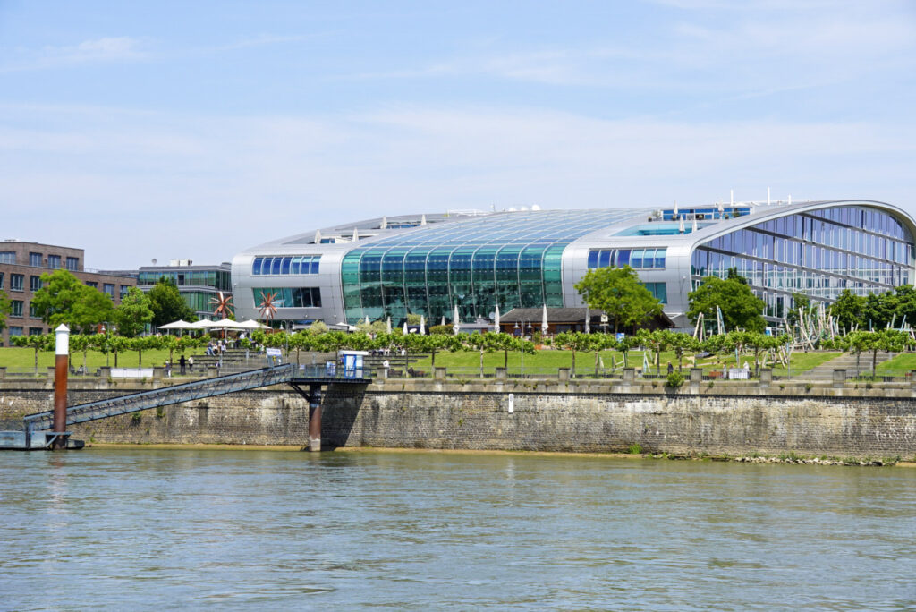 Bootsfahrt und Besuch des Drachenfelsens