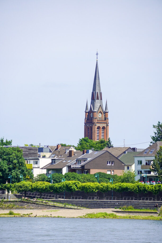 Bootsfahrt und Besuch des Drachenfelsens