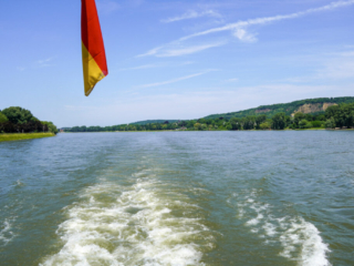 Bootsfahrt und Besuch des Drachenfelsens