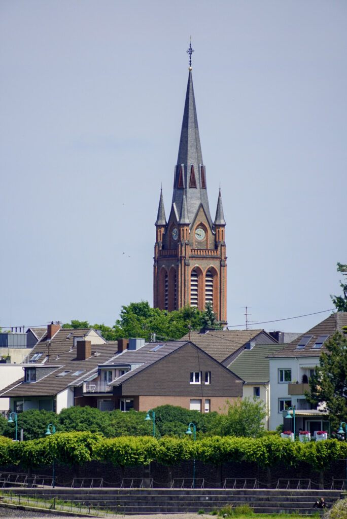 Bootsfahrt und Besuch des Drachenfelsens