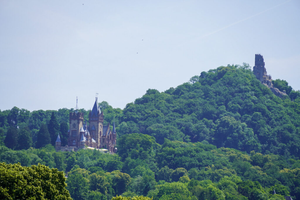 Bootsfahrt und Besuch des Drachenfelsens