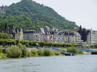 Bootsfahrt und Besuch des Drachenfelsens