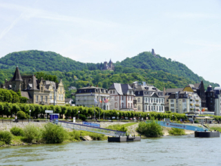 Bootsfahrt und Besuch des Drachenfelsens