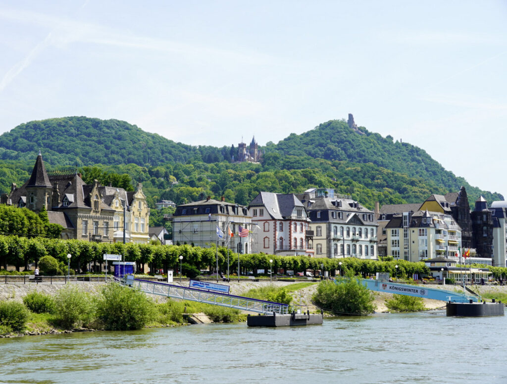 Bootsfahrt und Besuch des Drachenfelsens