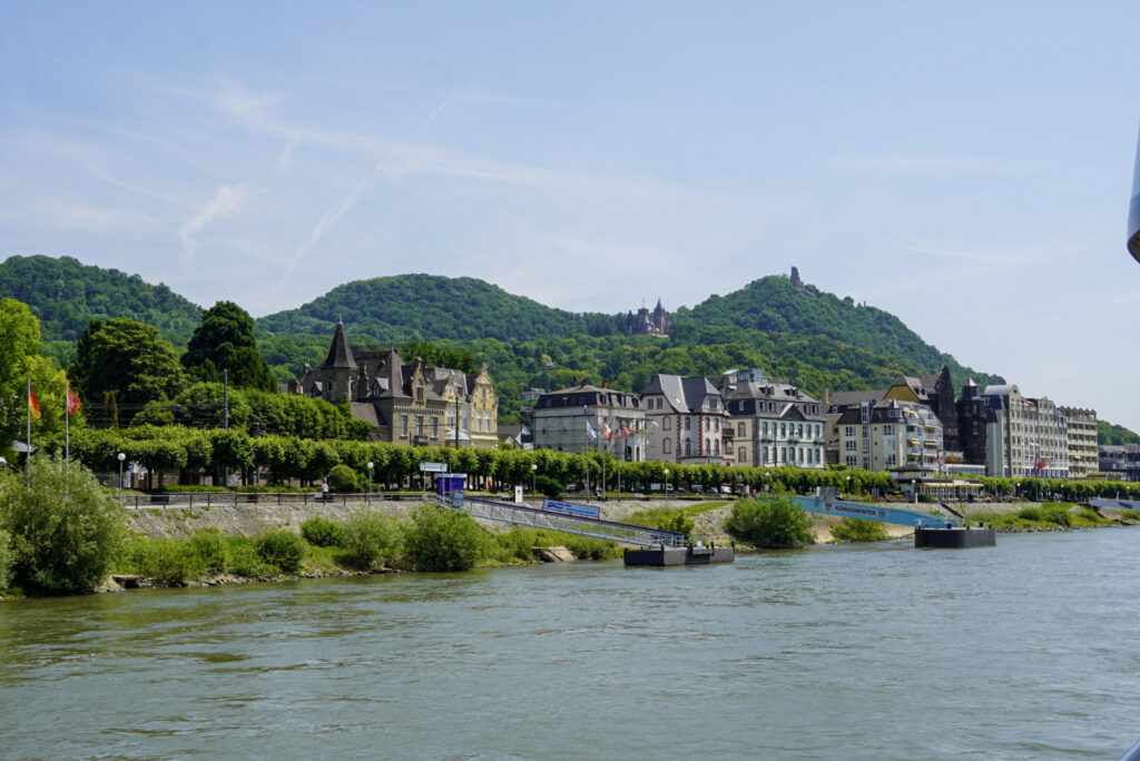 Bootsfahrt und Besuch des Drachenfelsens