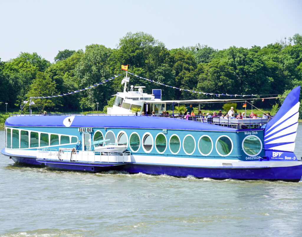 Bootsfahrt und Besuch des Drachenfelsens