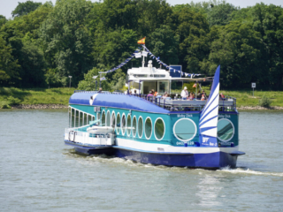 Bootsfahrt und Besuch des Drachenfelsens