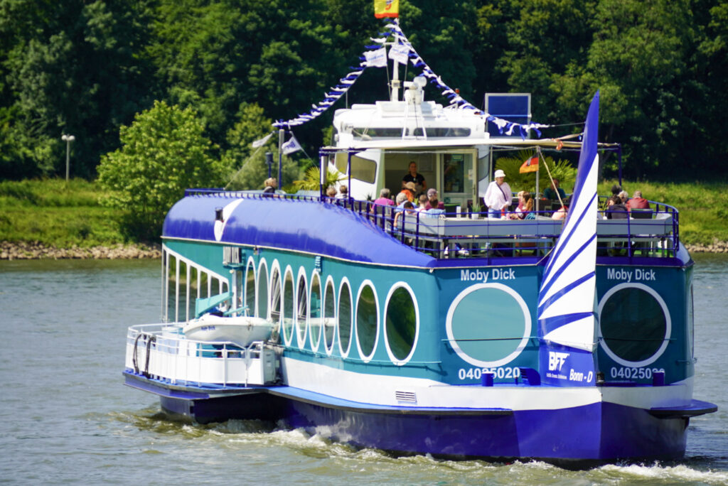 Bootsfahrt und Besuch des Drachenfelsens