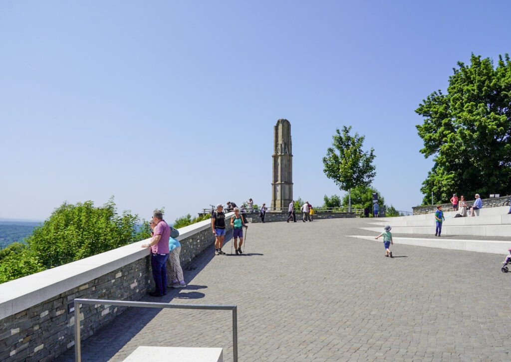Bootsfahrt und Besuch des Drachenfelsens