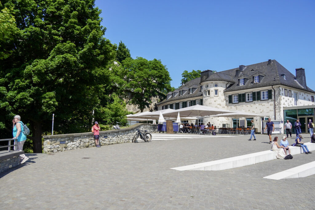 Bootsfahrt und Besuch des Drachenfelsens