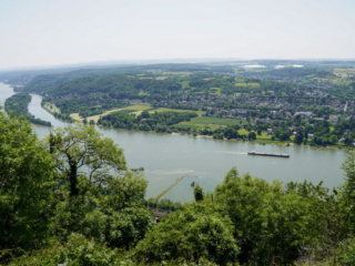 Bootsfahrt und Besuch des Drachenfelsens