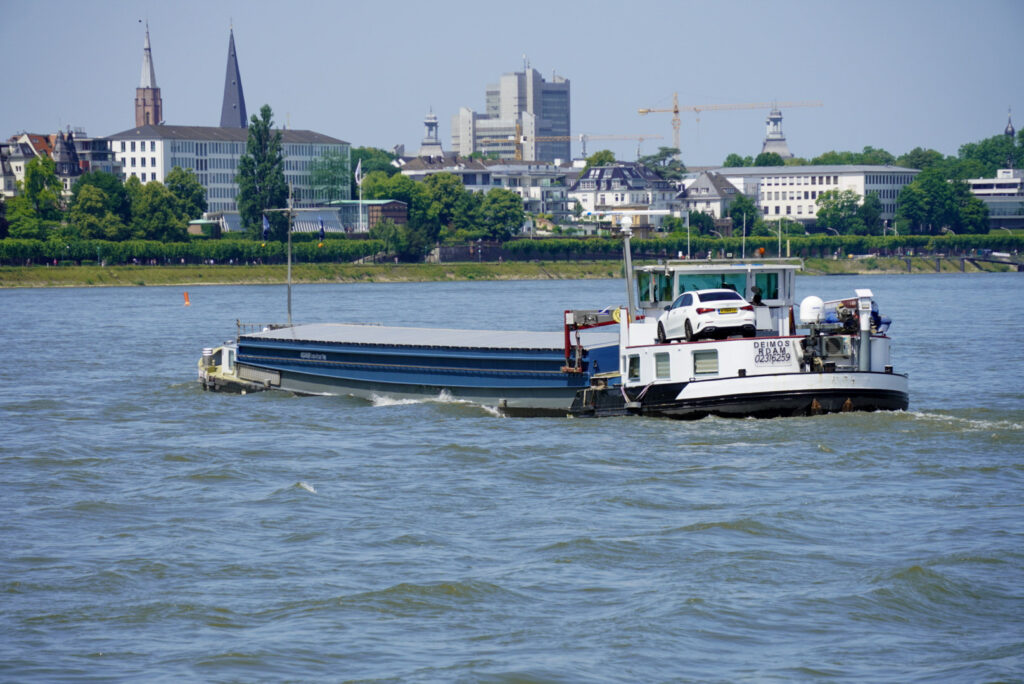 Bootsfahrt und Besuch des Drachenfelsens